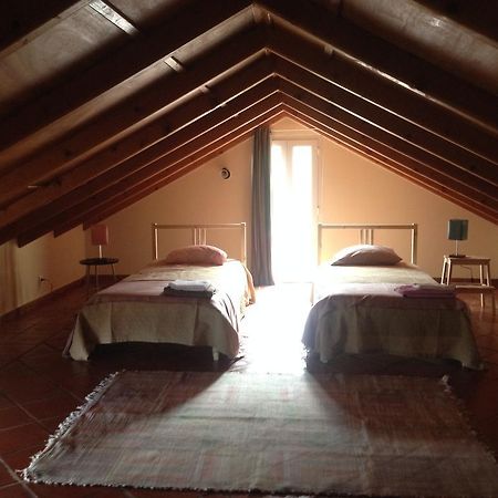 Гостевой дом Bisbis House Порту-Мониш Экстерьер фото